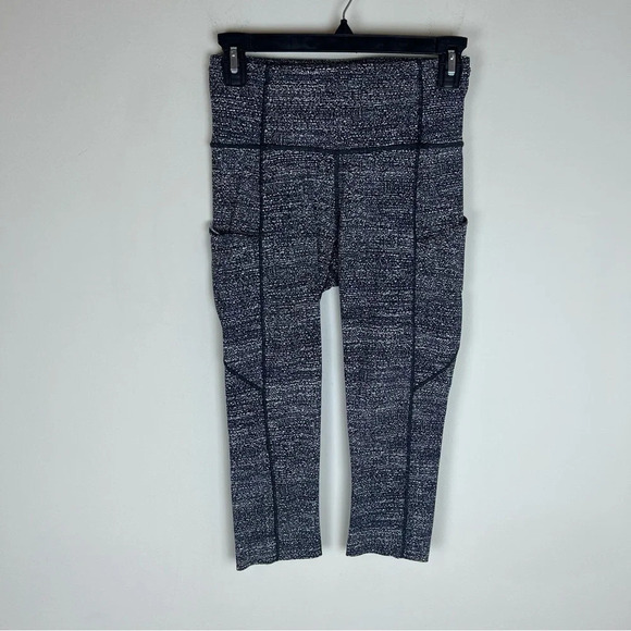 Lululemon Fast & Free Crop II (Nulux 19") Salt Alpine White Black Size 4 B1 - Picture 2 of 7